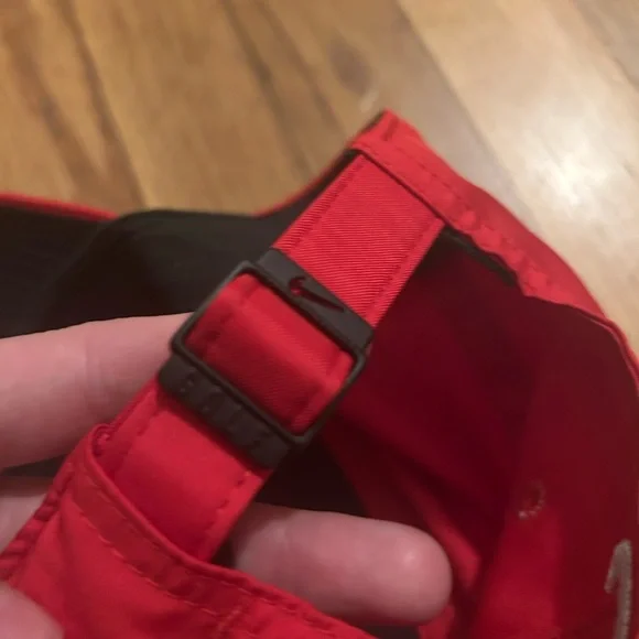 Nike Red Golf Baseball Cap - Picture 4 of 5